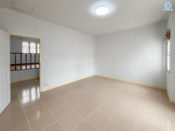 *****ทาวน์โฮม 3 ชั้นมือสอง โครงการ พร้อมสุข รัตนาธิเบศร์17 เนื้อที่ 19.9 ตร.ว. ฟังก์ชัน 3 ห้องนอน 2 ห้องน้ำ จอดรถได้ 2 คัน บ้านสภาพดี พร้อมเข้าอยู่ บนทำเลเดินทางสะดวก เชื่อมต่อถนนรัตนาธิเบศร์ ถนนงามวงศ์วาน ใกล้รถไฟฟ้าสายสีม่วง "สถานีบางกระสอ" และทางด่วน "งามวงศ์วาน"