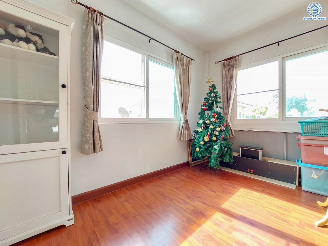 *****บ้านแฝดมือสองนนทบุรี โครงการ ศุภาลัยวิลล์ ราชพฤกษ์-บางบัวทอง เนื้อที่ 38.10 ตร.ว. ฟังก์ชัน 4 ห้องนอน 2 ห้องน้ำ ที่จอดรถ 2 คัน บ้านสภาพสวย พร้อมของแถมแบบจัดเต็ม พร้อมเข้าอยู่ได้เลย! โครงการตั้งบนทำเลเดินทางสะดวก ใกล้รถไฟฟ้าสายสีม่วง "สถานีบางพลู" และจุดขึ้นทางด่วน "กาญจนาภิเษก"