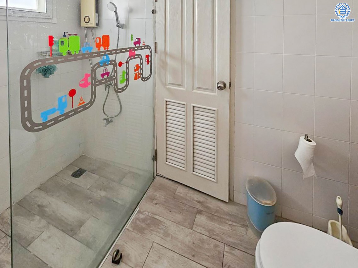 *****บ้านเดี่ยวมือสองนนทบุรี โครงการ เพอร์เฟคเพลส ราชพฤกษ์ จาก Perfect Property บนเนื้อที่ 59.00 ตร.ว. พื้นที่ใช้สอย 180 ตร.ม. ฟังก์ชัน 3 ห้องนอน 3 ห้องน้ำ พื้นที่หน้าบ้านกว้าง โครงการติดถนนราชพฤกษ์ เชื่อมต่อถนนรัตนาธิเบศร์ ใกล้รถไฟฟ้าสายสีม่วง "สถานีบางรักน้อยท่าอิฐ" และ  จุดขึ้นทางด่วน "กาญจนาภิเษก"