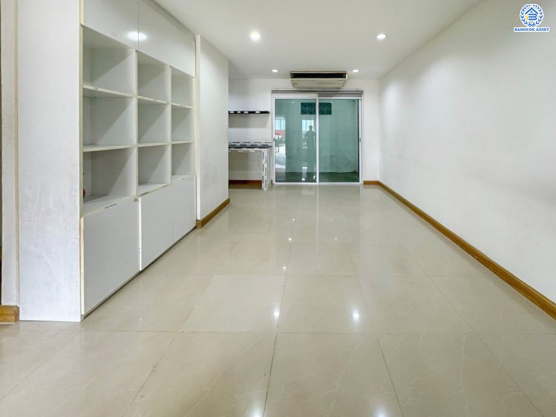 *****ทาวน์เฮ้าส์มือสองนนทบุรี โครงการ พฤกษาทาวน์ เน็กซ์ ติวานนท์-พระราม5 เนื้อที่ 19.3 ตร.ว. ฟังก์ชัน 3 ห้องนอน 2 ห้องน้ำ 2 ที่จอดรถ บ้านสวยพร้อมเข้าอยูบนทำเลแห่งการเดินทาง หน้าโครงการติดถนนนครอินทร์ เชื่อมต่อถนนกาญจนาภิเษก, ถนนราชพฤกษ์ ใกล้จุดขึ้นทางด่วน "กาญจนาภิเษก"