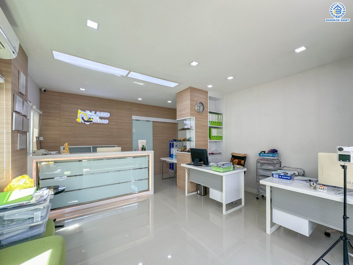 *****บ้านมือสองนนทบุรี โครงการ ลานทอง ติวานนท์-ปากเกร็ด เนื้อที่ 84 ตร.ว. พื้นที่ใช้สอย 300 ตร.ม. ฟังก์ชัน 3 ห้องนอน 2 ห้องน้ำ จอดรถได้ 3 คัน พร้อมสระว่ายน้ำส่วนตัว บนทำเลเดินทางสะดวกติด ถนนติวานนท์ ใกล้ห้าแยกปากเกร็ด, เมืองทองธานี, เซ็นทรัลแจ้งวัฒนะ, รถไฟฟ้าสายสีชมพู "สถานีปากเกร็ด" และจุดขึ้นทางด่วน "แจ้งวัฒนะ"