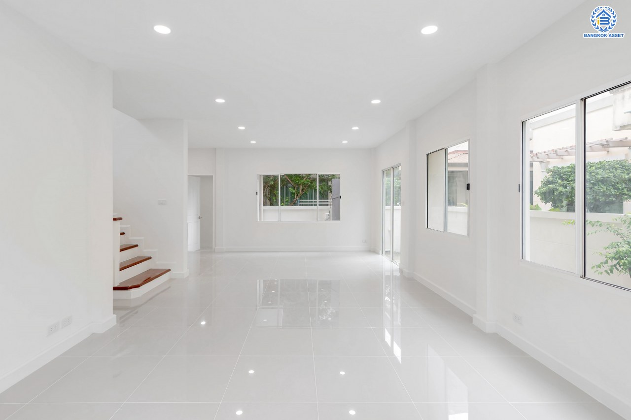 บ้านมือสองตกแต่งใหม่ โครงการ เพอร์เฟคพาร์ค วัดพระนอน จากแบรนด์ Property Perfect เนื้อที่ 35.7 ตร.ว. พื้นที่ใช้สอย 164.76 ตร.ม. ฟังก์ชัน 3 ห้องนอน 2 ห้องน้ำ พร้อม Facilities ภายในโครงการครบครัน บนทำเลเชื่อมต่อถนนกาญจนาฯ ใกล้ทางด่วน "ศรีรัช" เซ็นทรัลเวสต์เกต และรถไฟฟ้าสายสีม่วง "สถานีตลาดบางใหญ่"...