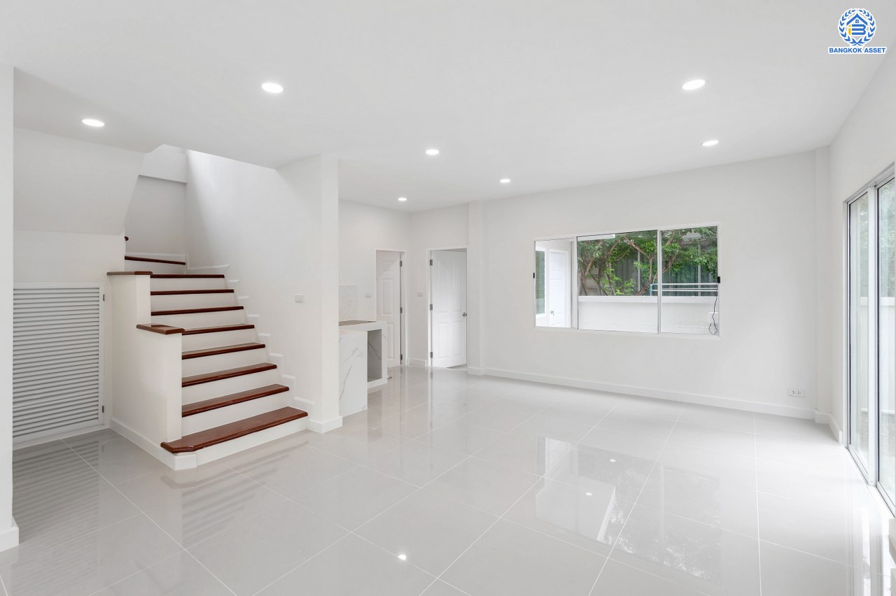 บ้านมือสองตกแต่งใหม่ โครงการ เพอร์เฟคพาร์ค วัดพระนอน จากแบรนด์ Property Perfect เนื้อที่ 35.7 ตร.ว. พื้นที่ใช้สอย 164.76 ตร.ม. ฟังก์ชัน 3 ห้องนอน 2 ห้องน้ำ พร้อม Facilities ภายในโครงการครบครัน บนทำเลเชื่อมต่อถนนกาญจนาฯ ใกล้ทางด่วน "ศรีรัช" เซ็นทรัลเวสต์เกต และรถไฟฟ้าสายสีม่วง "สถานีตลาดบางใหญ่"...