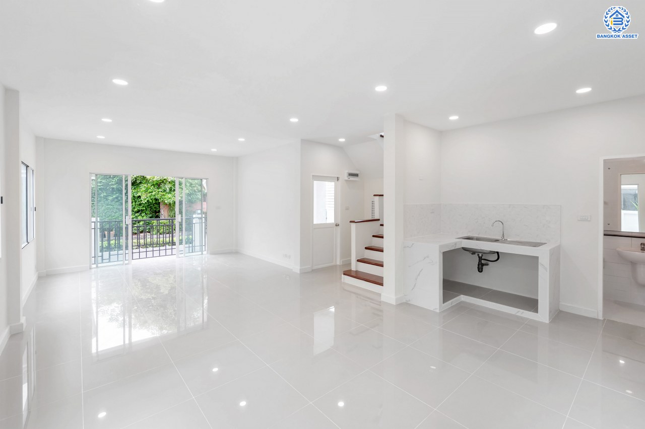 บ้านมือสองตกแต่งใหม่ โครงการ เพอร์เฟคพาร์ค วัดพระนอน จากแบรนด์ Property Perfect เนื้อที่ 35.7 ตร.ว. พื้นที่ใช้สอย 164.76 ตร.ม. ฟังก์ชัน 3 ห้องนอน 2 ห้องน้ำ พร้อม Facilities ภายในโครงการครบครัน บนทำเลเชื่อมต่อถนนกาญจนาฯ ใกล้ทางด่วน "ศรีรัช" เซ็นทรัลเวสต์เกต และรถไฟฟ้าสายสีม่วง "สถานีตลาดบางใหญ่"...