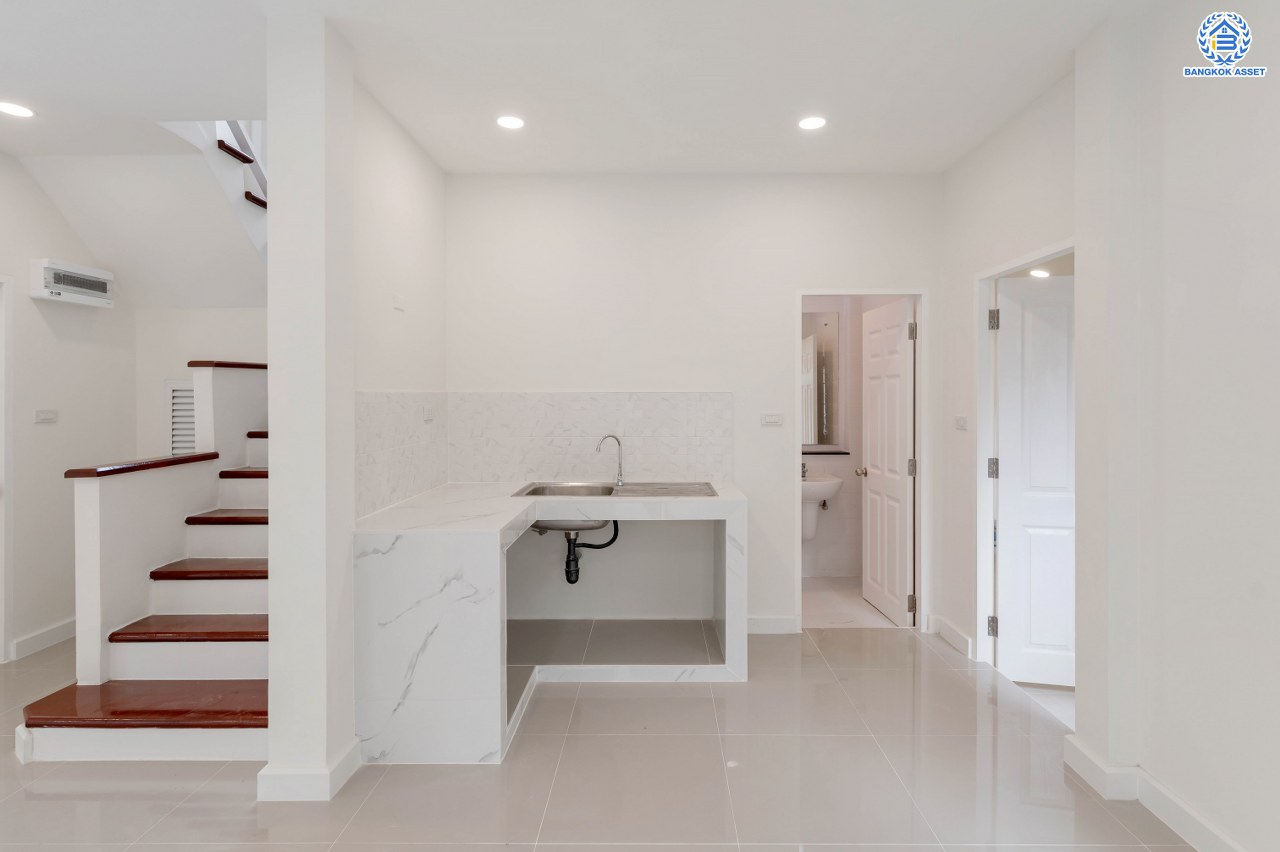 บ้านมือสองตกแต่งใหม่ โครงการ เพอร์เฟคพาร์ค วัดพระนอน จากแบรนด์ Property Perfect เนื้อที่ 35.7 ตร.ว. พื้นที่ใช้สอย 164.76 ตร.ม. ฟังก์ชัน 3 ห้องนอน 2 ห้องน้ำ พร้อม Facilities ภายในโครงการครบครัน บนทำเลเชื่อมต่อถนนกาญจนาฯ ใกล้ทางด่วน "ศรีรัช" เซ็นทรัลเวสต์เกต และรถไฟฟ้าสายสีม่วง "สถานีตลาดบางใหญ่"...