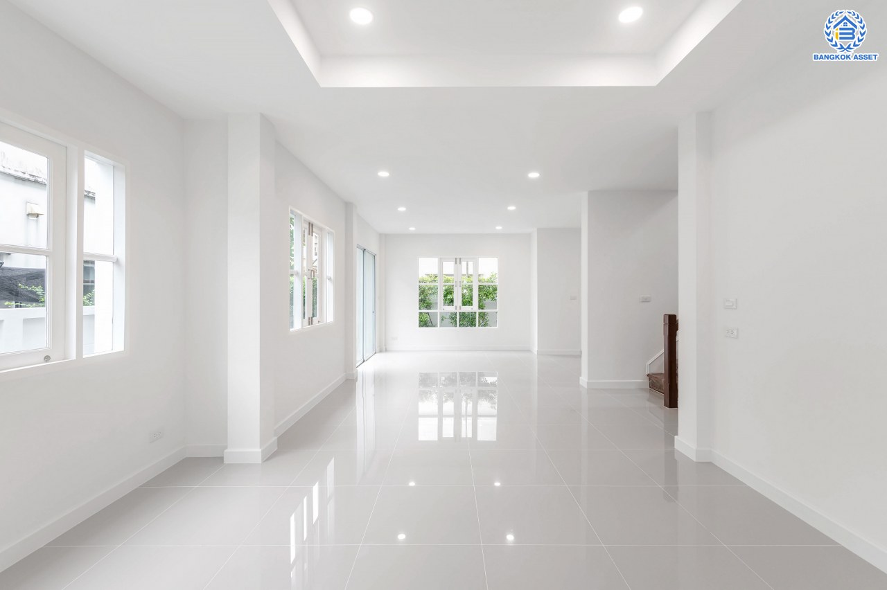 บ้านมือสองตกแต่งใหม่ โครงการ วรารมย์ เพชรเกษม81 แบรนด์ Q.House รองรับทุกความสุขของทุกคนในครอบครัว เนื้อที่ 52 ตร.ว. พื้นที่ใช้สอย 248.13 ตร.ม. ฟังก์ชัน 3 ห้องนอน 3 ห้องน้ำ จอดรถได้ 2 คัน บนทำเลใกล้ The Mall บางแค และเชื่อมต่อ ถนนกาญจนาฯ ถนนบางบอน และถนนพุทธมณฑลสาย4...