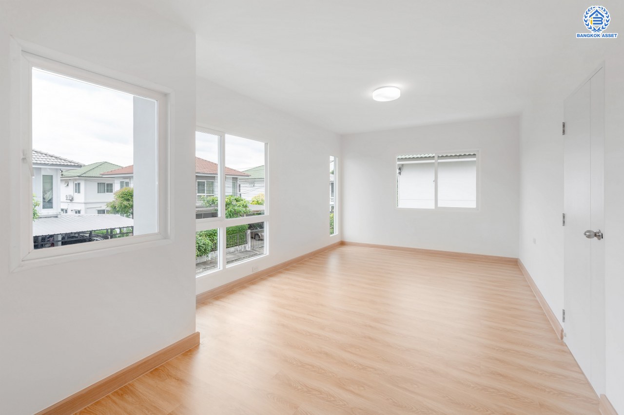 บ้านมือสองตกแต่งใหม่ สังคมคุณภาพแบรนด์ L&H โครงการ อินนิซิโอ ปิ่นเกล้า-ศาลายา หลังริม เนื้อที่ 52.9 ตร.ว. ฟังก์ชัน 3 ห้องนอน 2 ห้องน้ำ บนทำเลศักยภาพ เดินทางสะดวก เชื่อมต่อทั้งปิ่นเกล้า-ศาลายา ใกล้เซ็นทรัลเวสต์เกต รถไฟฟ้าสายสีม่วง "สถานีตลาดบางใหญ่" จุดขึ้นทางด่วน "กาญจนาภิเษก" และมหาวิทยาลัยมหิดล