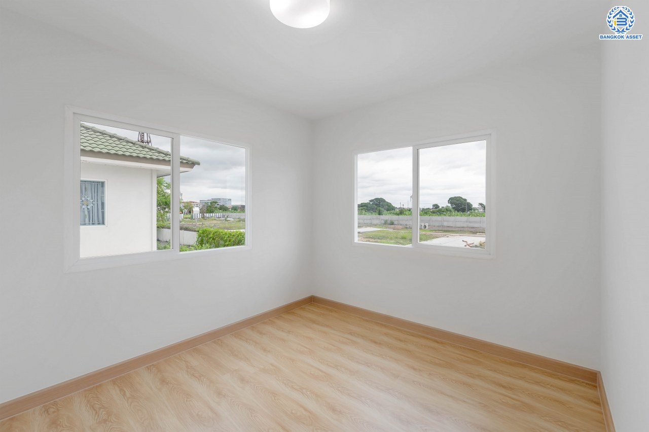 บ้านมือสองตกแต่งใหม่ สังคมคุณภาพแบรนด์ L&H โครงการ อินนิซิโอ ปิ่นเกล้า-ศาลายา หลังริม เนื้อที่ 52.9 ตร.ว. ฟังก์ชัน 3 ห้องนอน 2 ห้องน้ำ บนทำเลศักยภาพ เดินทางสะดวก เชื่อมต่อทั้งปิ่นเกล้า-ศาลายา ใกล้เซ็นทรัลเวสต์เกต รถไฟฟ้าสายสีม่วง "สถานีตลาดบางใหญ่" จุดขึ้นทางด่วน "กาญจนาภิเษก" และมหาวิทยาลัยมหิดล