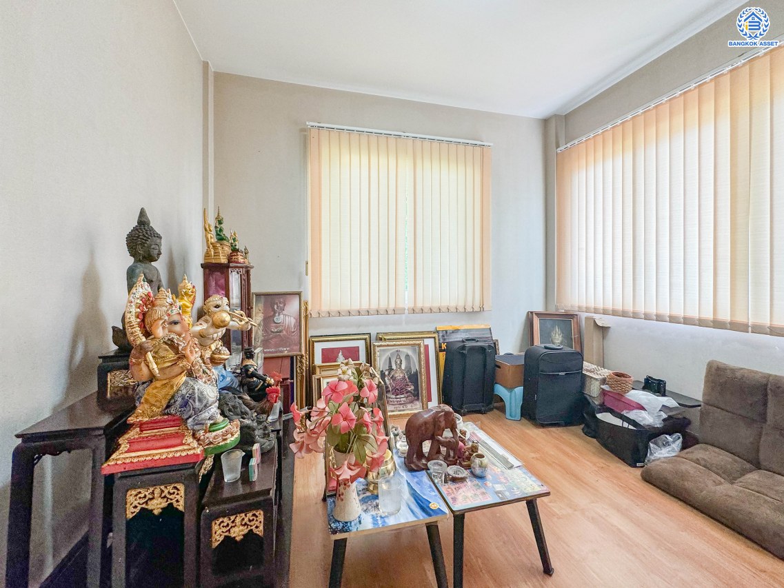 *****บ้านเดี่ยวมือสอง โครงการ คาซ่าวิลล์ สุขาภิบาล5 เนื้อที่กว้าง 56.00 ตร.ว. ฟังก์ชัน 3 ห้องนอน 3 ห้องน้ำ 1 ที่จอดรถ บ้านสวยพร้อมเข้าอยู่ บนทำเลเดินทางสะดวก เชื่อมต่อถนนเพิ่มสิน ถนนสุขาภิบาล5 ถนนหทัยราษร์ และจุดขึ้นทางด่วน "รามอินทรา-อาจาณรงค์"