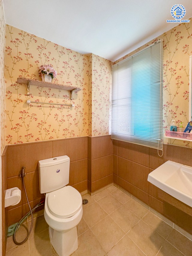 *****บ้านเดี่ยวมือสอง โครงการ คาซ่าวิลล์ สุขาภิบาล5 เนื้อที่กว้าง 56.00 ตร.ว. ฟังก์ชัน 3 ห้องนอน 3 ห้องน้ำ 1 ที่จอดรถ บ้านสวยพร้อมเข้าอยู่ บนทำเลเดินทางสะดวก เชื่อมต่อถนนเพิ่มสิน ถนนสุขาภิบาล5 ถนนหทัยราษร์ และจุดขึ้นทางด่วน "รามอินทรา-อาจาณรงค์"