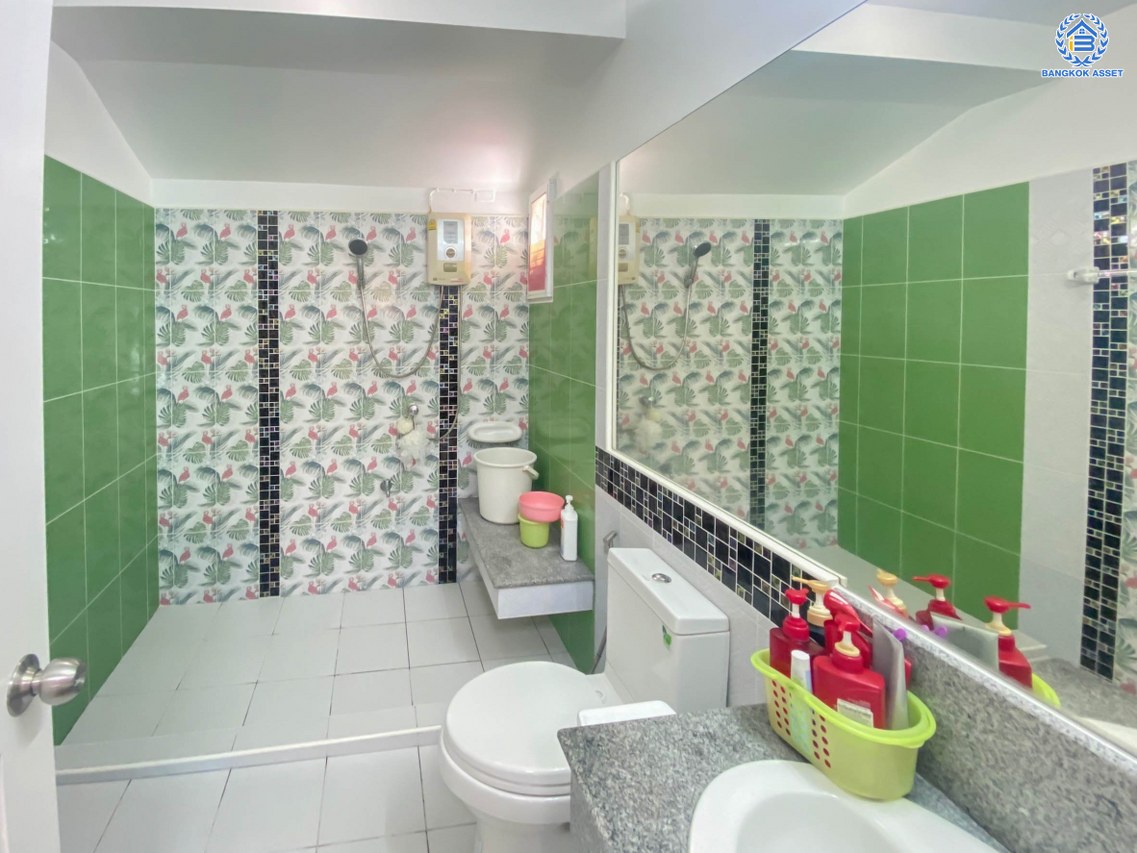 *****บ้านมือสอง โครงการ โฮมเพลส วงแหวน-รัตนาธิเบศร์ เนื้อที่ 52.2 ตร.ว. ฟังก์ชัน 3 ห้องนอน 2 ห้องน้ำ ที่จอดรถ 2 คัน ตั้งอยู่บนทำเลแห่งการเดินทาง เชื่อมต่อถนนรัตนาธิเบศร์ ใกล้ห้างเซ็นทรัล เวสต์เกต ใกล้รถไฟฟ้า "สถานีตลาดบางใหญ่"