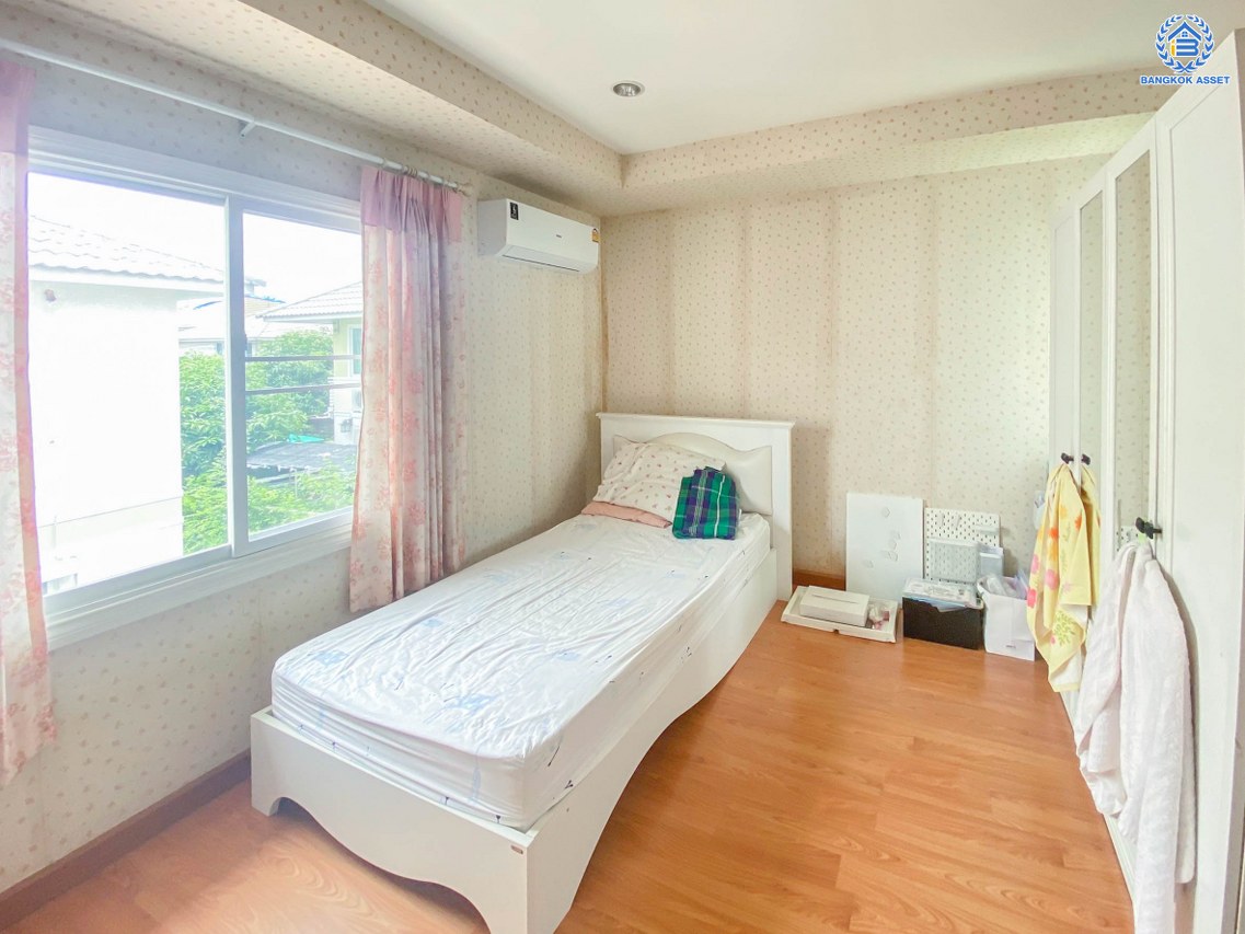 *****บ้านมือสอง โครงการ โฮมเพลส วงแหวน-รัตนาธิเบศร์ เนื้อที่ 52.2 ตร.ว. ฟังก์ชัน 3 ห้องนอน 2 ห้องน้ำ ที่จอดรถ 2 คัน ตั้งอยู่บนทำเลแห่งการเดินทาง เชื่อมต่อถนนรัตนาธิเบศร์ ใกล้ห้างเซ็นทรัล เวสต์เกต ใกล้รถไฟฟ้า "สถานีตลาดบางใหญ่"