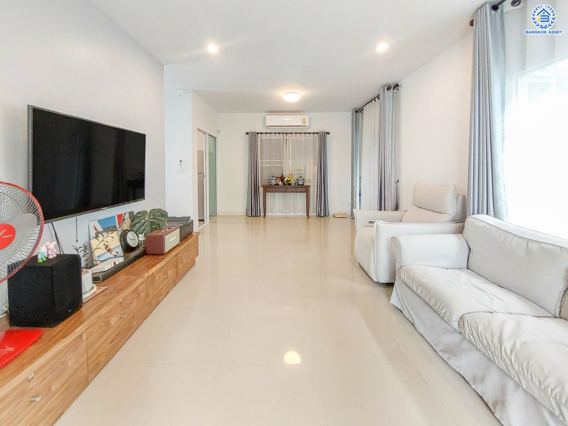 *****บ้านเดี่ยวมือสอง โครงการ คณาสิริ ปิ่นเกล้า-กาญจนาภิเษก จากแบรนด์คุณภาพแสนศิริ เนื้อที่ 50 ตร.ว. พื้นที่ใช้สอย 128 ตร.ม. ฟังก์ชัน 4 ห้องนอน 3 ห้องน้ำ ที่จอดรถ 2 คัน บนทำเล ใกล้รถไฟฟ้าสายสีม่วง "สถานีตลาดบางใหญ่" และทางด่วน "ศรีรัช"