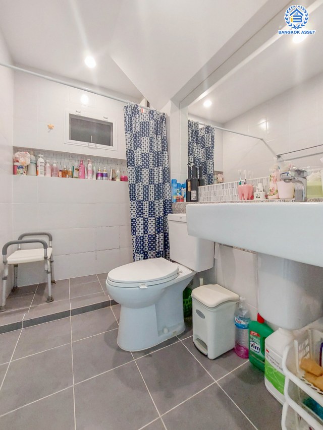 *****บ้านเดี่ยวมือสอง โครงการ คณาสิริ ปิ่นเกล้า-กาญจนาภิเษก จากแบรนด์คุณภาพแสนศิริ เนื้อที่ 50 ตร.ว. พื้นที่ใช้สอย 128 ตร.ม. ฟังก์ชัน 4 ห้องนอน 3 ห้องน้ำ ที่จอดรถ 2 คัน บนทำเล ใกล้รถไฟฟ้าสายสีม่วง "สถานีตลาดบางใหญ่" และทางด่วน "ศรีรัช"