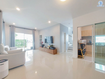 *****บ้านเดี่ยวมือสอง โครงการ คณาสิริ ปิ่นเกล้า-กาญจนาภิเษก จากแบรนด์คุณภาพแสนศิริ เนื้อที่ 50 ตร.ว. พื้นที่ใช้สอย 128 ตร.ม. ฟังก์ชัน 4 ห้องนอน 3 ห้องน้ำ ที่จอดรถ 2 คัน บนทำเล ใกล้รถไฟฟ้าสายสีม่วง "สถานีตลาดบางใหญ่" และทางด่วน "ศรีรัช"