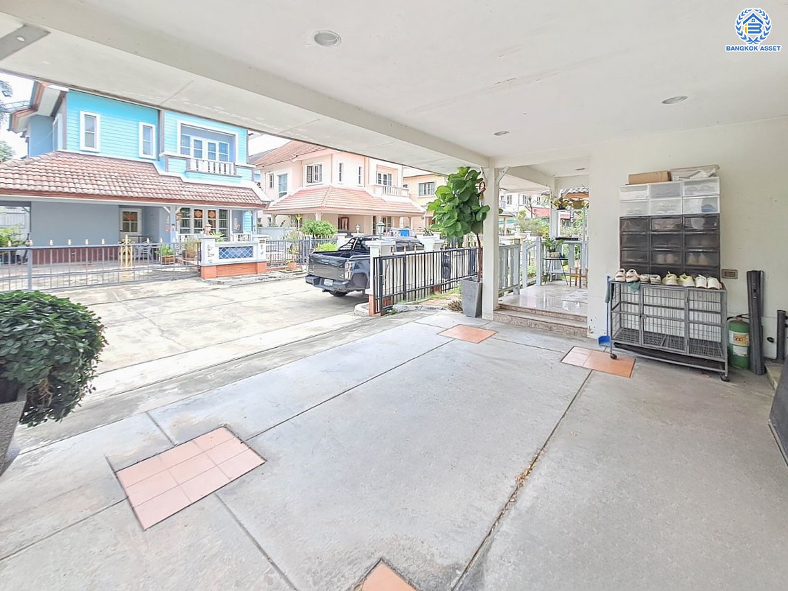 *****บ้านเดี่ยวมือสอง โครงการ วรารมย์ เพชรเกษม81 แบรนด์ Q.House เนื้อที่ 52 ตร.ว. พื้นที่ใช้สอย 221 ตร.ม. ฟังก์ชัน 3 ห้องนอน 3 ห้องน้ำ จอดรถได้ 2 คัน บนทำเลใกล้ The Mall บางแค และเชื่อมต่อ ถนนกาญจนาฯ ถนนบางบอน และถนนพุทธมณฑลสาย4