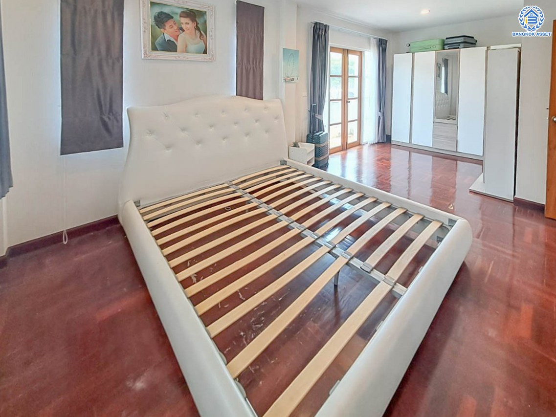 *****บ้านเดี่ยวมือสอง โครงการ วรารมย์ เพชรเกษม81 แบรนด์ Q.House เนื้อที่ 52 ตร.ว. พื้นที่ใช้สอย 221 ตร.ม. ฟังก์ชัน 3 ห้องนอน 3 ห้องน้ำ จอดรถได้ 2 คัน บนทำเลใกล้ The Mall บางแค และเชื่อมต่อ ถนนกาญจนาฯ ถนนบางบอน และถนนพุทธมณฑลสาย4