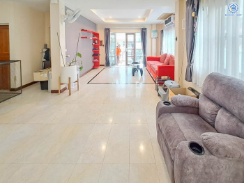 *****บ้านเดี่ยวมือสอง โครงการ วรารมย์ เพชรเกษม81 แบรนด์ Q.House เนื้อที่ 52 ตร.ว. พื้นที่ใช้สอย 221 ตร.ม. ฟังก์ชัน 3 ห้องนอน 3 ห้องน้ำ จอดรถได้ 2 คัน บนทำเลใกล้ The Mall บางแค และเชื่อมต่อ ถนนกาญจนาฯ ถนนบางบอน และถนนพุทธมณฑลสาย4