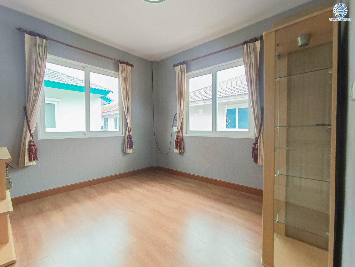 *****บ้านเดี่ยวมือสอง โครงการ คาซ่าวิลล์ สุขาภิบาล5 เนื้อที่ 52.50 ตร.ว. พื้นที่ใช้สอย 150 ตร.ม. ฟังก์ชัน 3 ห้องนอน 2 ห้องน้ำ 2 ที่จอดรถ บนทำเลเดินทางสะดวก เชื่อมต่อถนนเพิ่มสิน ถนนสุขาภิบาล5 ถนนหทัยราษร์ และจุดขึ้นทางด่วน "รามอินทรา-อาจาณรงค์" ใกล้ห้างสรรพสินค้า "เซ็นทรัล รามอินทรา"