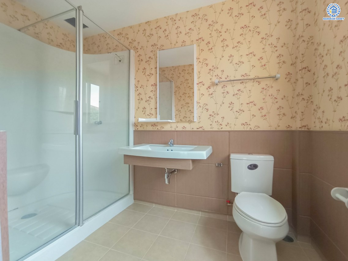 *****บ้านเดี่ยวมือสอง โครงการ คาซ่าวิลล์ สุขาภิบาล5 เนื้อที่ 52.50 ตร.ว. พื้นที่ใช้สอย 150 ตร.ม. ฟังก์ชัน 3 ห้องนอน 2 ห้องน้ำ 2 ที่จอดรถ บนทำเลเดินทางสะดวก เชื่อมต่อถนนเพิ่มสิน ถนนสุขาภิบาล5 ถนนหทัยราษร์ และจุดขึ้นทางด่วน "รามอินทรา-อาจาณรงค์" ใกล้ห้างสรรพสินค้า "เซ็นทรัล รามอินทรา"