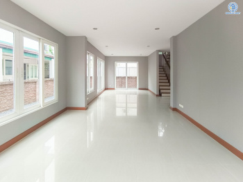 *****บ้านเดี่ยวมือสอง โครงการ คาซ่าวิลล์ สุขาภิบาล5 เนื้อที่ 52.50 ตร.ว. พื้นที่ใช้สอย 150 ตร.ม. ฟังก์ชัน 3 ห้องนอน 2 ห้องน้ำ 2 ที่จอดรถ บนทำเลเดินทางสะดวก เชื่อมต่อถนนเพิ่มสิน ถนนสุขาภิบาล5 ถนนหทัยราษร์ และจุดขึ้นทางด่วน "รามอินทรา-อาจาณรงค์" ใกล้ห้างสรรพสินค้า "เซ็นทรัล รามอินทรา"