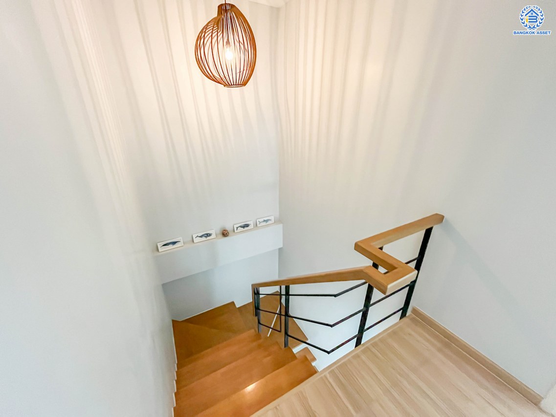 *****บ้านเดี่ยวมือสองย่านนนทบุรี โครงการ เอสเกต พรีเมี่ยม แจ้งวัฒนะ-ชัยพฤกษ์ หลังริม! เนื้อที่กว้าง 60.80 ตร.ว. พื้นที่ใช้สอย 224 ตร.ม. ฟังก์ชัน 4 ห้องนอน 3 ห้องน้ำ 3 ที่จอดรถ บนทำเลเยี่ยม ใกล้รถไฟฟ้าสายสีม่วง "สถานีไทรม้า" แถมฟรี เครื่องปรับอากาศ!