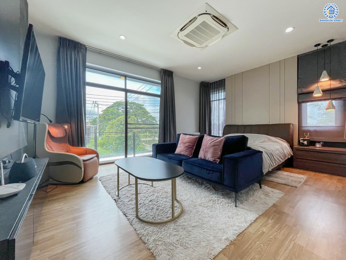 *****บ้านเดี่ยวมือสองย่านนนทบุรี โครงการ เอสเกต พรีเมี่ยม แจ้งวัฒนะ-ชัยพฤกษ์ หลังริม! เนื้อที่กว้าง 60.80 ตร.ว. พื้นที่ใช้สอย 224 ตร.ม. ฟังก์ชัน 4 ห้องนอน 3 ห้องน้ำ 3 ที่จอดรถ บนทำเลเยี่ยม ใกล้รถไฟฟ้าสายสีม่วง "สถานีไทรม้า" แถมฟรี เครื่องปรับอากาศ!