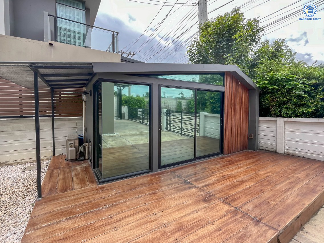 *****บ้านเดี่ยวมือสองย่านนนทบุรี โครงการ เอสเกต พรีเมี่ยม แจ้งวัฒนะ-ชัยพฤกษ์ หลังริม! เนื้อที่กว้าง 60.80 ตร.ว. พื้นที่ใช้สอย 224 ตร.ม. ฟังก์ชัน 4 ห้องนอน 3 ห้องน้ำ 3 ที่จอดรถ บนทำเลเยี่ยม ใกล้รถไฟฟ้าสายสีม่วง "สถานีไทรม้า" แถมฟรี เครื่องปรับอากาศ!