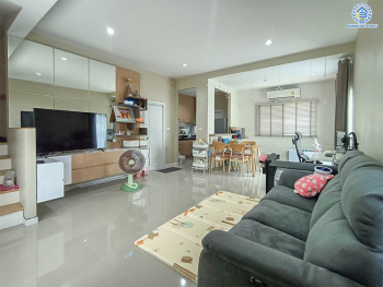 *****บ้านแฝดมือสอง โครงการ เดอะแพลนท์ คลองบางไผ่ สเตชั่น กาญจนาภิเษก เนื้อที่ 35 ตร.ว. ฟังก์ชัน 3 ห้องนอน 3 ห้องน้ำ บ้านสวยบนทำเลเดินทางสะดวก เชื่อมต่อถนนรัตนาธิเบศร์ ถนนกาญจนาภิเษก ใกล้รถไฟฟ้าสายสีม่วง "สถานีคลองบางไผ่" และจุดขึ้นทางด่วน "กาญจนาภิเษก" ราคาดีพร้อมอยู่