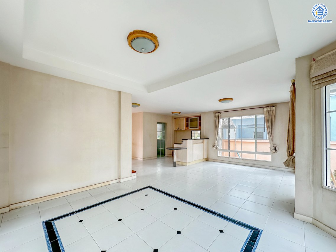 *****บ้านเดี่ยวมือสองจาก L&H โครงการ มัณฑนา เพชรเกษม81 บนเนื้อที่ 57.2 ตร.ว. พื้นที่ใช้สอยกว่า 170 ตร.ม. พร้อมฟังก์ชัน 3 ห้องนอน 3 ห้องน้ำ จอดรถได้ 2 คัน บนทำเลเชื่อมต่อสู่ ถนนเพชรเกษม, ถนนพุทธมณฑลสาย4 ใกล้เดอะมอลล์ บางแค และม.มหิดล