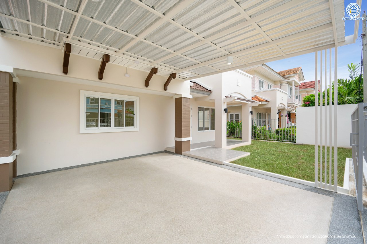 บ้านมือสองตกแต่งใหม่ จาก Property Perfect โครงการ เพอร์เฟคเพลส ไทรม้า บนเนื้อที่กว่า 59.8 ตร.ว. พื้นที่ใช้สอย 188.2 ตร.ม. พร้อมฟังก์ชัน 3 ห้องนอน 3 ห้องน้ำ 1 ห้องอเนกประสงค์ชั้นล่าง จอดรถได้ 2 คัน ทำเลเชื่อมต่อได้หลายเส้นทาง ทั้งถนนรัตนาธิเบศร์ ถนนราชพฤกษ์ รถไฟฟ้าสายสีม่วง "สถานีบางรักน้อยท่าอิฐ" และทางด่วน "งามวงศ์วาน"