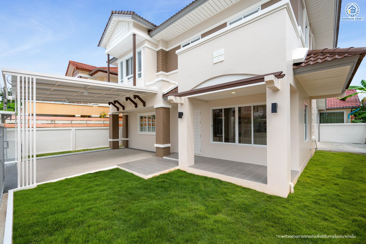 บ้านมือสองตกแต่งใหม่ จาก Property Perfect โครงการ เพอร์เฟคเพลส ไทรม้า บนเนื้อที่กว่า 59.8 ตร.ว. พื้นที่ใช้สอย 188.2 ตร.ม. พร้อมฟังก์ชัน 3 ห้องนอน 3 ห้องน้ำ 1 ห้องอเนกประสงค์ชั้นล่าง จอดรถได้ 2 คัน ทำเลเชื่อมต่อได้หลายเส้นทาง ทั้งถนนรัตนาธิเบศร์ ถนนราชพฤกษ์ รถไฟฟ้าสายสีม่วง "สถานีบางรักน้อยท่าอิฐ" และทางด่วน "งามวงศ์วาน"