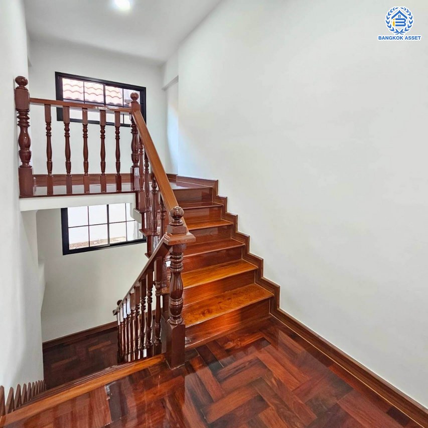 *****บ้านมือสองนนทบุรี โครงการ สายัณห์1 ประชาชื่น หลังริม เนื้อที่ 64.70 ตร.ว. พื้นที่ใช้สอย 96 ตร.ม. ฟังก์ชัน 4 ห้องนอน 5 ห้องน้ำ 4 ที่จอดรถ บ้านพร้อมอยู่ ทำเลดีเดินทางสะดวก เชื่อมต่อถนนติวานนท์, ถนนงามวงศ์วาน, ถนน ประชาชื่น ใกล้รถไฟฟ้าสายสีชมพู "สถานีสามัคคี" และใกล้ห้างสรรพสินค้า "เซ็นทรัลแจ้งวัฒนะ"