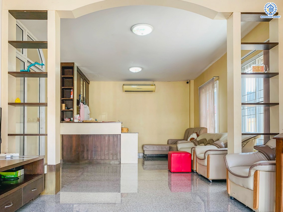 *****บ้านเดี่ยวมือสอง โครงการ บ้านสาวิตรี ศาลาธรรมสพน์ เนื้อที่ 91.70 ตร.ว. พื้นที่ใช้สอย 250 ตร.ม. ฟังก์ชัน 4 ห้องนอน 4 ห้องน้ำ 2 ที่จอดรถ โครงการบนทำเลเดินทางสะดวก เชื่อมต่อถนนบรมราชชนนี ถนนพุทธมลฑลสาย2 ถนนศาลาธรรมสพน์ ใกล้มหาวิทยาลัยมหิดล ศาลายา และจุดขึ้นทางคู่ขนานบรมราชชนนี แถมฟรี! เครื่องปรับอากาศ และ เครื่องทำน้ำอุ่น