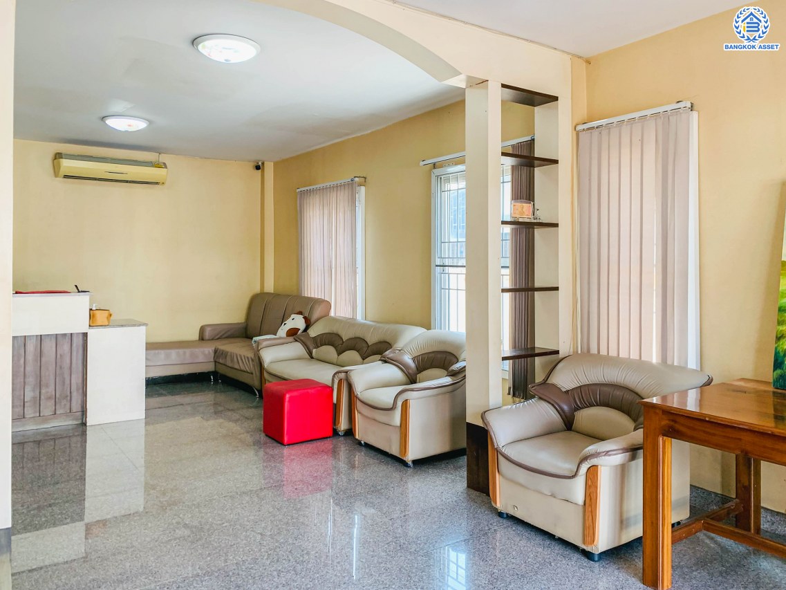 *****บ้านเดี่ยวมือสอง โครงการ บ้านสาวิตรี ศาลาธรรมสพน์ เนื้อที่ 91.70 ตร.ว. พื้นที่ใช้สอย 250 ตร.ม. ฟังก์ชัน 4 ห้องนอน 4 ห้องน้ำ 2 ที่จอดรถ โครงการบนทำเลเดินทางสะดวก เชื่อมต่อถนนบรมราชชนนี ถนนพุทธมลฑลสาย2 ถนนศาลาธรรมสพน์ ใกล้มหาวิทยาลัยมหิดล ศาลายา และจุดขึ้นทางคู่ขนานบรมราชชนนี แถมฟรี! เครื่องปรับอากาศ และ เครื่องทำน้ำอุ่น