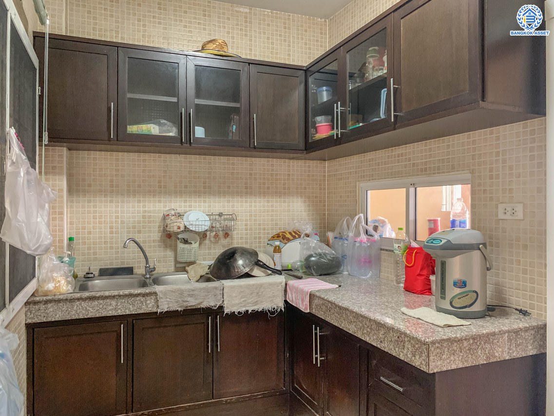 *****บ้านเดี่ยวมือสอง โครงการ บ้านสาวิตรี ศาลาธรรมสพน์ เนื้อที่ 91.70 ตร.ว. พื้นที่ใช้สอย 250 ตร.ม. ฟังก์ชัน 4 ห้องนอน 4 ห้องน้ำ 2 ที่จอดรถ โครงการบนทำเลเดินทางสะดวก เชื่อมต่อถนนบรมราชชนนี ถนนพุทธมลฑลสาย2 ถนนศาลาธรรมสพน์ ใกล้มหาวิทยาลัยมหิดล ศาลายา และจุดขึ้นทางคู่ขนานบรมราชชนนี แถมฟรี! เครื่องปรับอากาศ และ เครื่องทำน้ำอุ่น