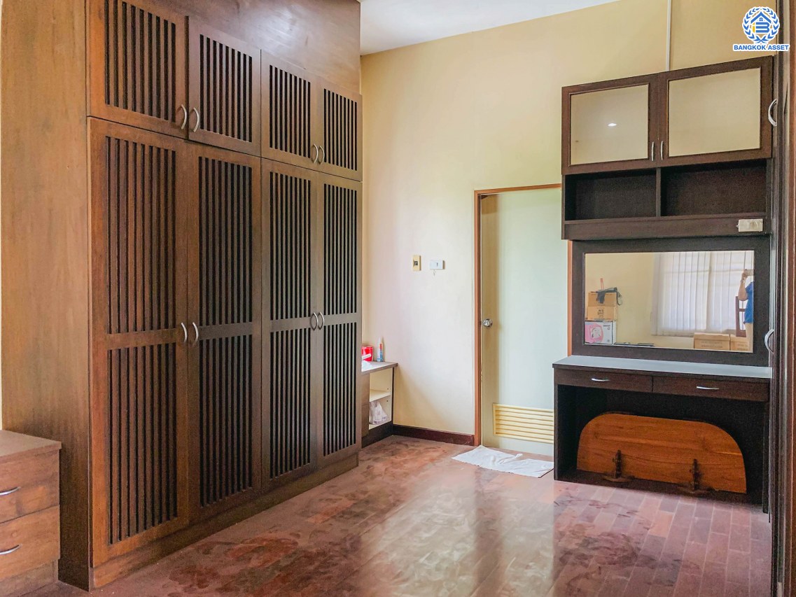 *****บ้านเดี่ยวมือสอง โครงการ บ้านสาวิตรี ศาลาธรรมสพน์ เนื้อที่ 91.70 ตร.ว. พื้นที่ใช้สอย 250 ตร.ม. ฟังก์ชัน 4 ห้องนอน 4 ห้องน้ำ 2 ที่จอดรถ โครงการบนทำเลเดินทางสะดวก เชื่อมต่อถนนบรมราชชนนี ถนนพุทธมลฑลสาย2 ถนนศาลาธรรมสพน์ ใกล้มหาวิทยาลัยมหิดล ศาลายา และจุดขึ้นทางคู่ขนานบรมราชชนนี แถมฟรี! เครื่องปรับอากาศ และ เครื่องทำน้ำอุ่น