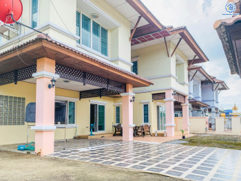 *****บ้านเดี่ยวมือสอง โครงการ บ้านสาวิตรี ศาลาธรรมสพน์ เนื้อที่ 91.70 ตร.ว. พื้นที่ใช้สอย 250 ตร.ม. ฟังก์ชัน 4 ห้องนอน 4 ห้องน้ำ 2 ที่จอดรถ โครงการบนทำเลเดินทางสะดวก เชื่อมต่อถนนบรมราชชนนี ถนนพุทธมลฑลสาย2 ถนนศาลาธรรมสพน์ ใกล้มหาวิทยาลัยมหิดล ศาลายา และจุดขึ้นทางคู่ขนานบรมราชชนนี แถมฟรี! เครื่องปรับอากาศ และ เครื่องทำน้ำอุ่น