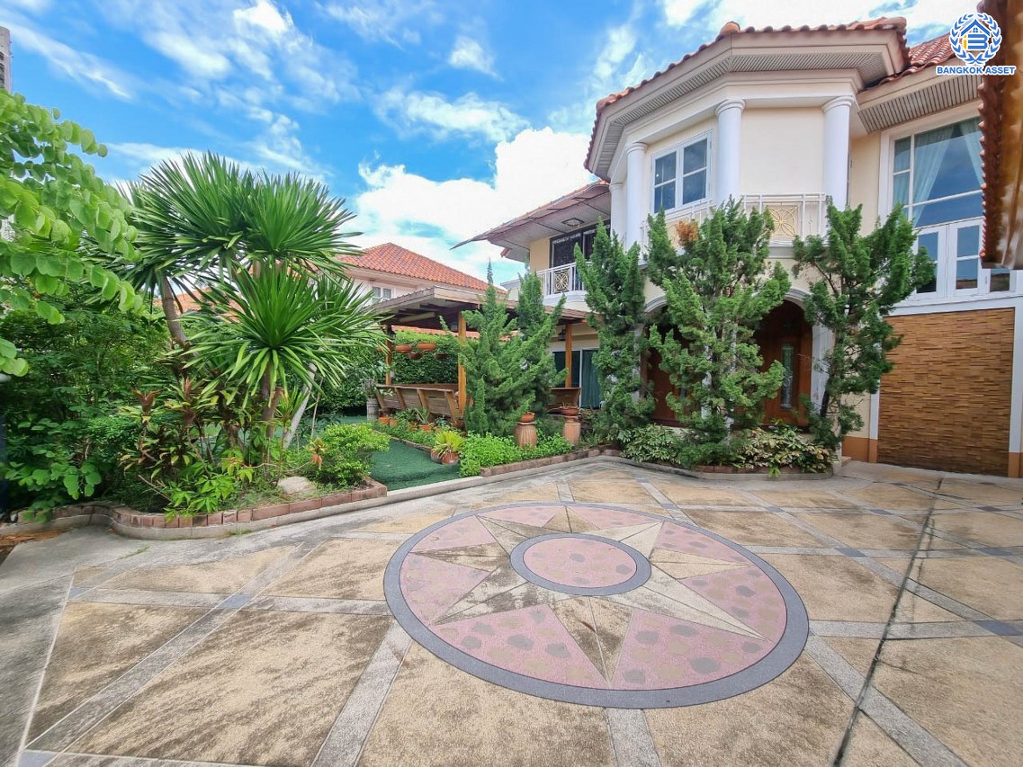 *****บ้านเดี่ยวมือสอง โครงการ ชวนชื่น รีเจ้นท์ ราชพฤกษ์ เนื้อที่ 103 ตร.ว. พื้นที่ใช้สอยกว้างขวาง 350 ตร.ม. ฟังก์ชัน 5 ห้องนอน 4 ห้องน้ำ 4 ที่จอดรถ โครงการบนทำเลศักยภาพ ที่เชื่อมต่อถนนบรมราชชนนี ถนนสิรินธร ถนนจรัญสนิทวงศ์ ใกล้รถไฟฟ้าสายสีน้ำเงิน "สถานีบางหว้า" และจุดขึ้นทางด่วน "ศรีรัช"