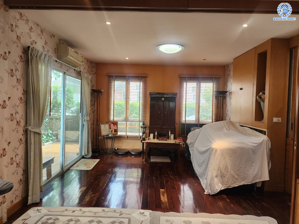 *****บ้านเดี่ยวมือสอง โครงการ ชวนชื่น รีเจ้นท์ ราชพฤกษ์ เนื้อที่ 103 ตร.ว. พื้นที่ใช้สอยกว้างขวาง 350 ตร.ม. ฟังก์ชัน 5 ห้องนอน 4 ห้องน้ำ 4 ที่จอดรถ โครงการบนทำเลศักยภาพ ที่เชื่อมต่อถนนบรมราชชนนี ถนนสิรินธร ถนนจรัญสนิทวงศ์ ใกล้รถไฟฟ้าสายสีน้ำเงิน "สถานีบางหว้า" และจุดขึ้นทางด่วน "ศรีรัช"