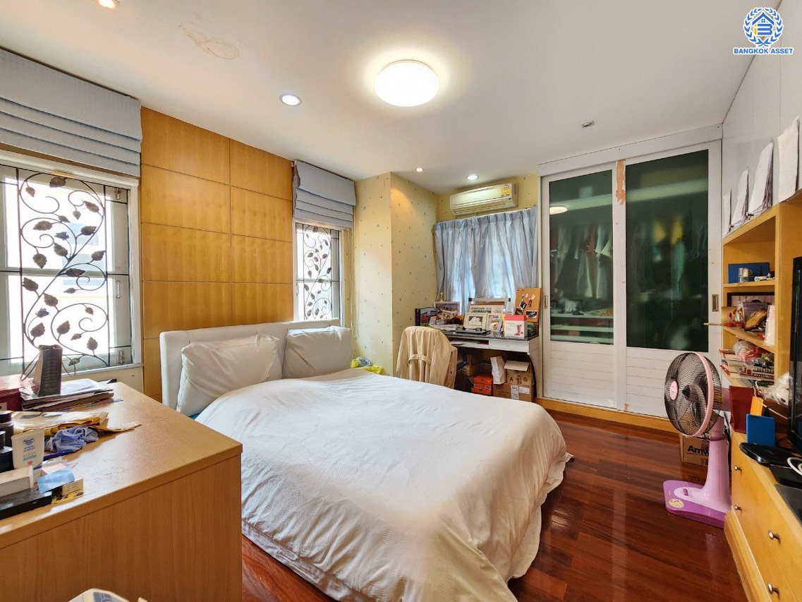 *****บ้านเดี่ยวมือสอง โครงการ ชวนชื่น รีเจ้นท์ ราชพฤกษ์ เนื้อที่ 103 ตร.ว. พื้นที่ใช้สอยกว้างขวาง 350 ตร.ม. ฟังก์ชัน 5 ห้องนอน 4 ห้องน้ำ 4 ที่จอดรถ โครงการบนทำเลศักยภาพ ที่เชื่อมต่อถนนบรมราชชนนี ถนนสิรินธร ถนนจรัญสนิทวงศ์ ใกล้รถไฟฟ้าสายสีน้ำเงิน "สถานีบางหว้า" และจุดขึ้นทางด่วน "ศรีรัช"