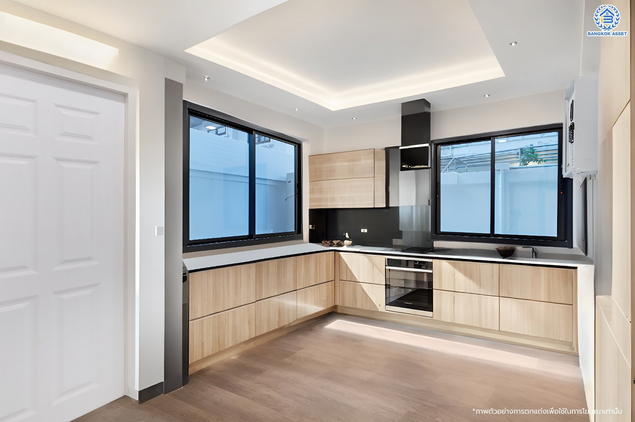 บ้านมือสองตกแต่งใหม่ โครงการ มณียา3 รัตนาธิเบศร์-ท่าอิฐ แบรนด์ Property Perfect บ้านหลังริม หลังใหญ่ เนื้อที่ 95.2 ตร.ว. พื้นที่ใช้สอยกว้างถึง 351.53 ตร.ม. ฟังก์ชัน 4 ห้องนอน 2 ห้องน้ำ 4 ที่จอดรถ บนทำเลเชื่อมต่อถนนรัตนาธิเบศร์ และถนนราชพฤกษ์ ใจกลาง 2 เซ็นทรัลฯ ใกล้ MRT "สถานีบางรักน้อยท่าอิฐ" และทางด่วน "งามวงศ์วาน"