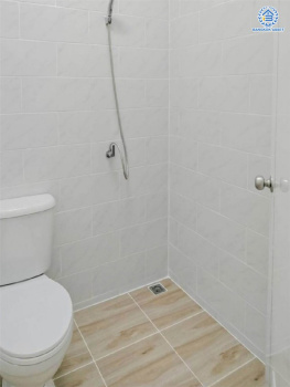 *****อาคารพาณิชย์มือสองนนทบุรี ซอยติวานนท์ 14/2 เนื้อที่เยอะถึง 21 ตร.ว. พื้นที่ใช้สอย 210 ตร.ม. ฟังก์ชัน 2 ห้องนอน 2 ห้องน้ำ 1 ที่จอดรถ บนทำเลติดถนนติวานนท์ เดินทางสะดวก ใกล้รถไฟฟ้าสายสีม่วง "สถานีแยกติวานนท์" และทางด่วน "ศรีรัช"