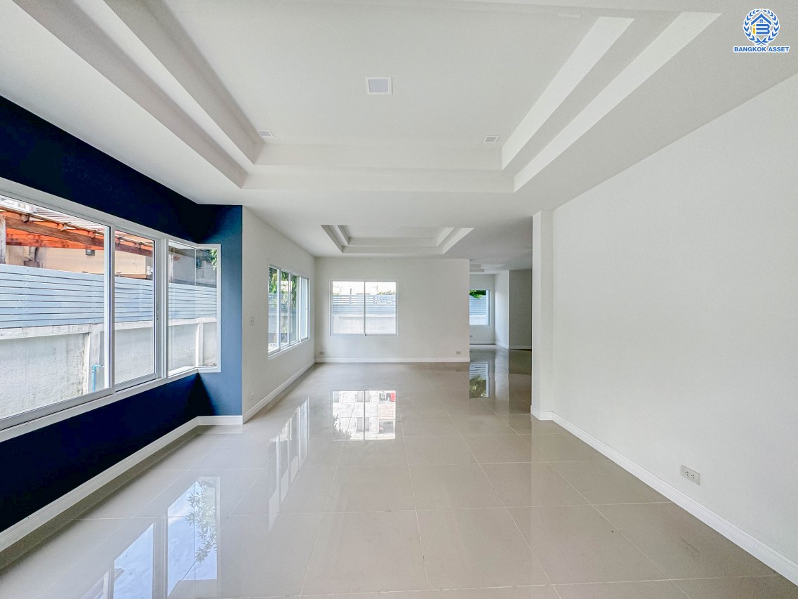 *****บ้านเดี่ยวมือสอง โครงการ ไพรเวท รามอินทรา เนื้อที่ 61 ตร.ว. พื้นที่ใช้สอย 216 ตร.ม. ฟังก์ชัน 3 ห้องนอน 3 ห้องน้ำ 2 ที่จอดรถ ใกล้แหล่งอำนวยความสะดวก เชื่อมต่อถนนรามอินทรา ถนนเสรีไทย ถนนสุเหร่าคลองหนึ่ง จุดขึ้นทางด่วน "จตุโชติ" และ รถไฟฟ้าสายสีชมพู "สถานีวงแหวนรามอิทรา"