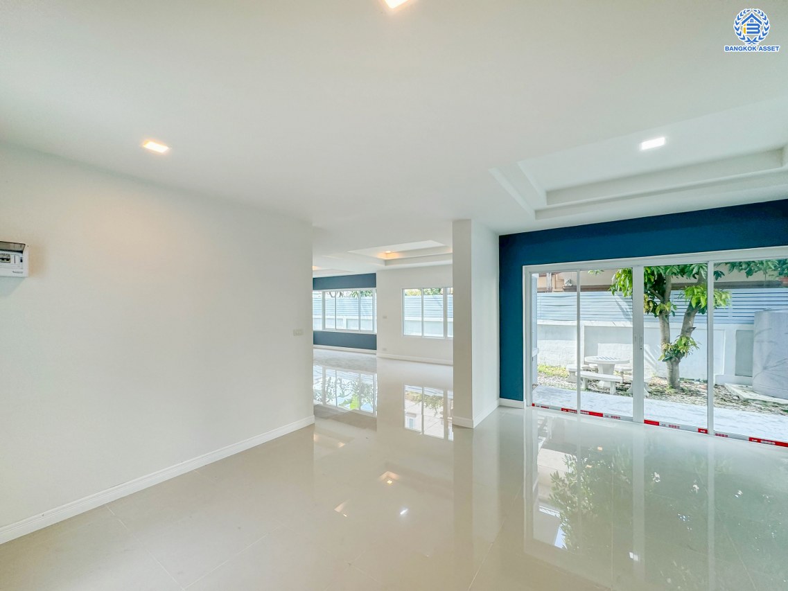 *****บ้านเดี่ยวมือสอง โครงการ ไพรเวท รามอินทรา เนื้อที่ 61 ตร.ว. พื้นที่ใช้สอย 216 ตร.ม. ฟังก์ชัน 3 ห้องนอน 3 ห้องน้ำ 2 ที่จอดรถ ใกล้แหล่งอำนวยความสะดวก เชื่อมต่อถนนรามอินทรา ถนนเสรีไทย ถนนสุเหร่าคลองหนึ่ง จุดขึ้นทางด่วน "จตุโชติ" และ รถไฟฟ้าสายสีชมพู "สถานีวงแหวนรามอิทรา"