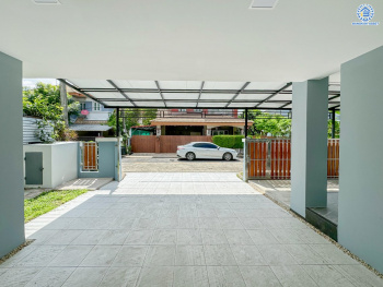 *****บ้านเดี่ยวมือสอง โครงการ ไพรเวท รามอินทรา เนื้อที่ 61 ตร.ว. พื้นที่ใช้สอย 216 ตร.ม. ฟังก์ชัน 3 ห้องนอน 3 ห้องน้ำ 2 ที่จอดรถ ใกล้แหล่งอำนวยความสะดวก เชื่อมต่อถนนรามอินทรา ถนนเสรีไทย ถนนสุเหร่าคลองหนึ่ง จุดขึ้นทางด่วน "จตุโชติ" และ รถไฟฟ้าสายสีชมพู "สถานีวงแหวนรามอิทรา"