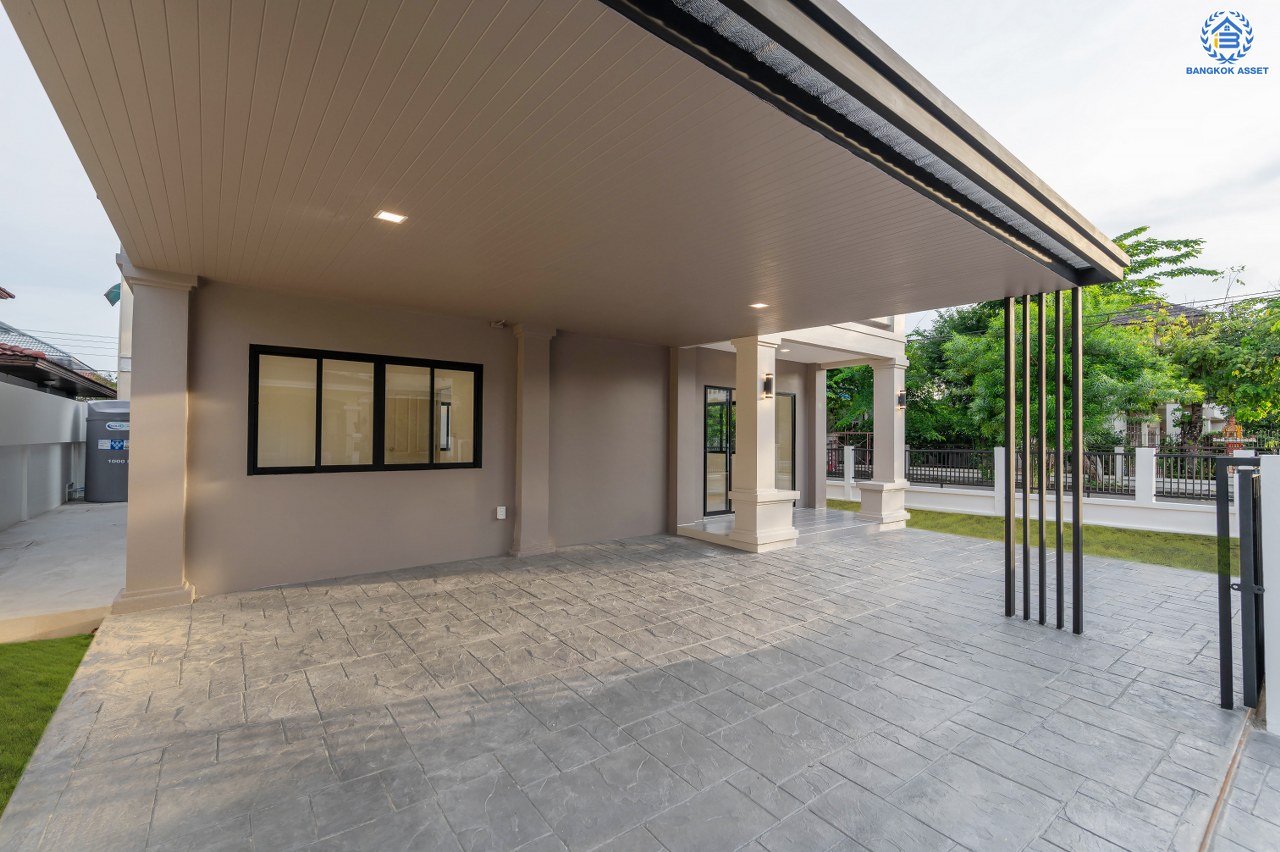 บ้านมือสองตกแต่งใหม่ โครงการ มณีรินทร์ รัตนาธิเบศร์ แบรนด์ Property Perfect เนื้อที่ 65.8 ตร.ว. พื้นที่ใช้สอย 254.16 ตร.ม. ฟังก์ชัน 4 ห้องนอน 2 ห้องน้ำ จอดรถได้ 2 คัน บนทำเลศักยภาพ เชื่อมต่อทั้ง ถนนรัตนาธิเบศร์ และถนนราชพฤกษ์ ใจกลาง 2 เซ็นทรัลฯ ใกล้ทางด่วน "งามวงศ์วาน" และรถไฟฟ้า "สถานีบางรักน้อยท่าอิฐ"