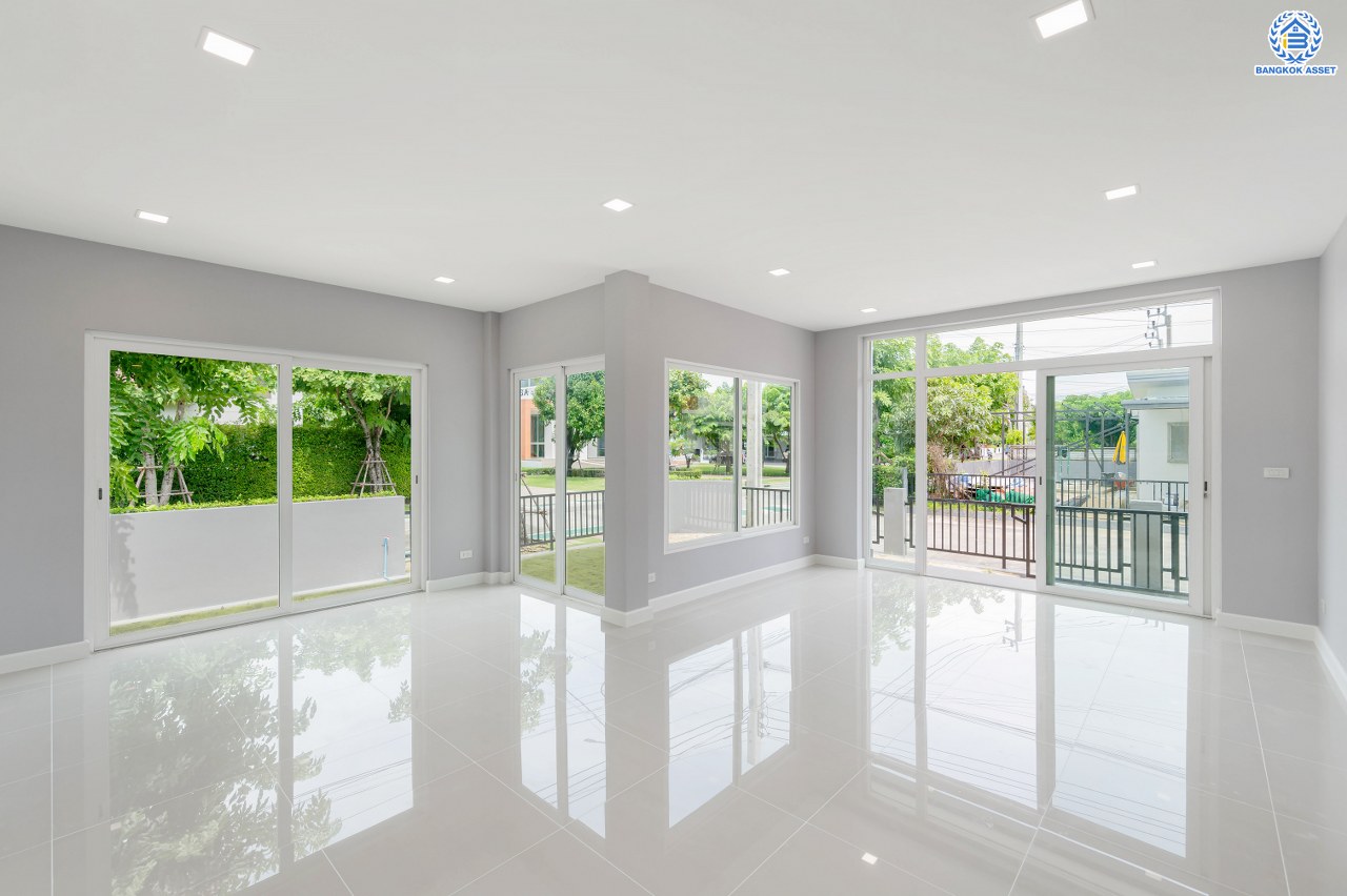 บ้านมือสองตกแต่งใหม่ โครงการ คาซ่าเพรสโต้ วงแหวน-ปิ่นเกล้า หลังมุม เนื้อที่ 67.3 ตร.ว. พื้นที่ใช้สอย 193.86 ตร.ม.  ฟังก์ชัน 4 ห้องนอน 3 ห้องน้ำ 2 ที่จอดรถ บ้านพร้อมอยู่ โครงการบนทำเลเดินทางสะดวก เชื่อมต่อถนนกาญจนาภิเษก ใกล้รถไฟฟ้าสายสีม่วง "สถานีสามแยกบางใหญ่" และจุดขึ้นทางด่วน "ศรีรัช"