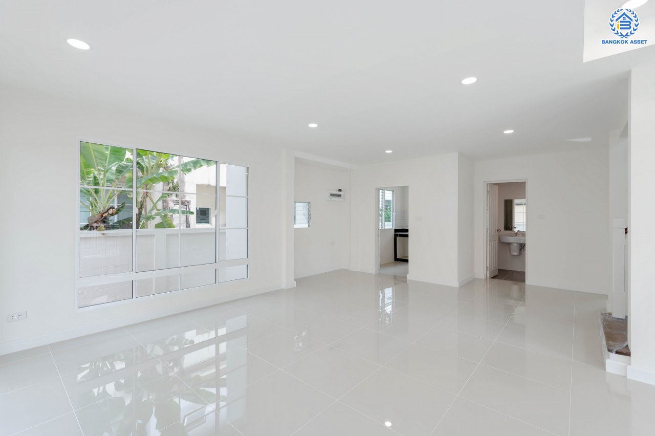 บ้านมือสองตกแต่งใหม่ แบรนด์ L&H โครงการ ชัยพฤกษ์ บางบัวทอง บ้านหลังใหญ่กว่า 71.3 ตร.ว. พื้นที่ใช้สอย 223.02 ตร.ม. ฟังก์ชัน 4 ห้องนอน 3 ห้องน้ำ จอดรถได้ 2 คัน มาพร้อม Facilities ภายในโครงการครบครัน บนทำเลเดินทางสะดวก ติดถนนบางกรวย-ไทรน้อย ใกล้เซ็นทรัลเวสต์เกต และรถไฟฟ้าสายสีม่วง "สถานีบางพลู"...