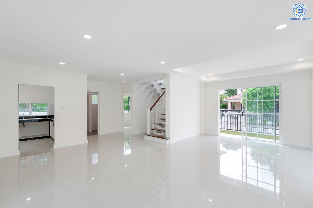 บ้านมือสองตกแต่งใหม่ แบรนด์ L&H โครงการ ชัยพฤกษ์ บางบัวทอง บ้านหลังใหญ่กว่า 71.3 ตร.ว. พื้นที่ใช้สอย 223.02 ตร.ม. ฟังก์ชัน 4 ห้องนอน 3 ห้องน้ำ จอดรถได้ 2 คัน มาพร้อม Facilities ภายในโครงการครบครัน บนทำเลเดินทางสะดวก ติดถนนบางกรวย-ไทรน้อย ใกล้เซ็นทรัลเวสต์เกต และรถไฟฟ้าสายสีม่วง "สถานีบางพลู"...